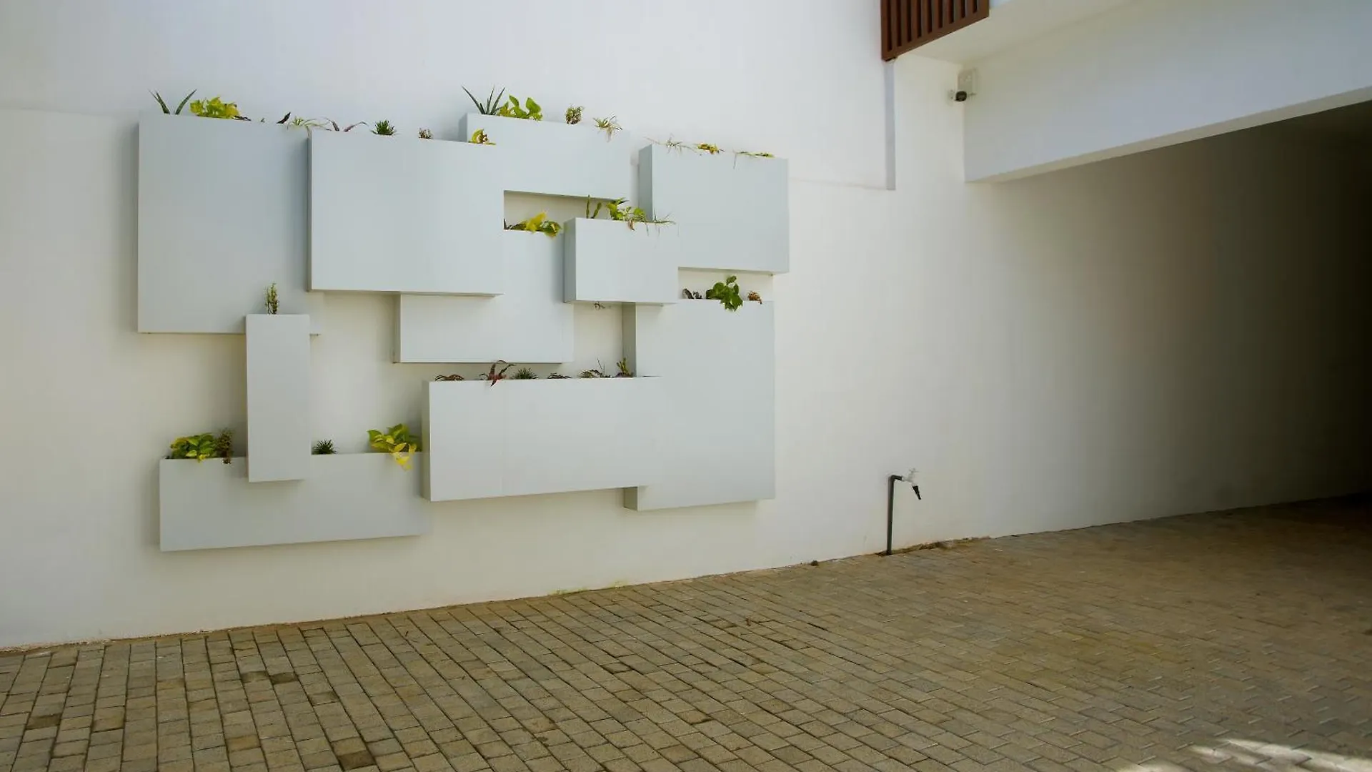 The Retreat Minimum 3 Nights Villa Dehiwala-Mount Lavinia 0*,  Sri Lanka